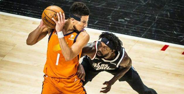 体育平台-面具侠布克出师不利 儿时偶像或助他找回信心